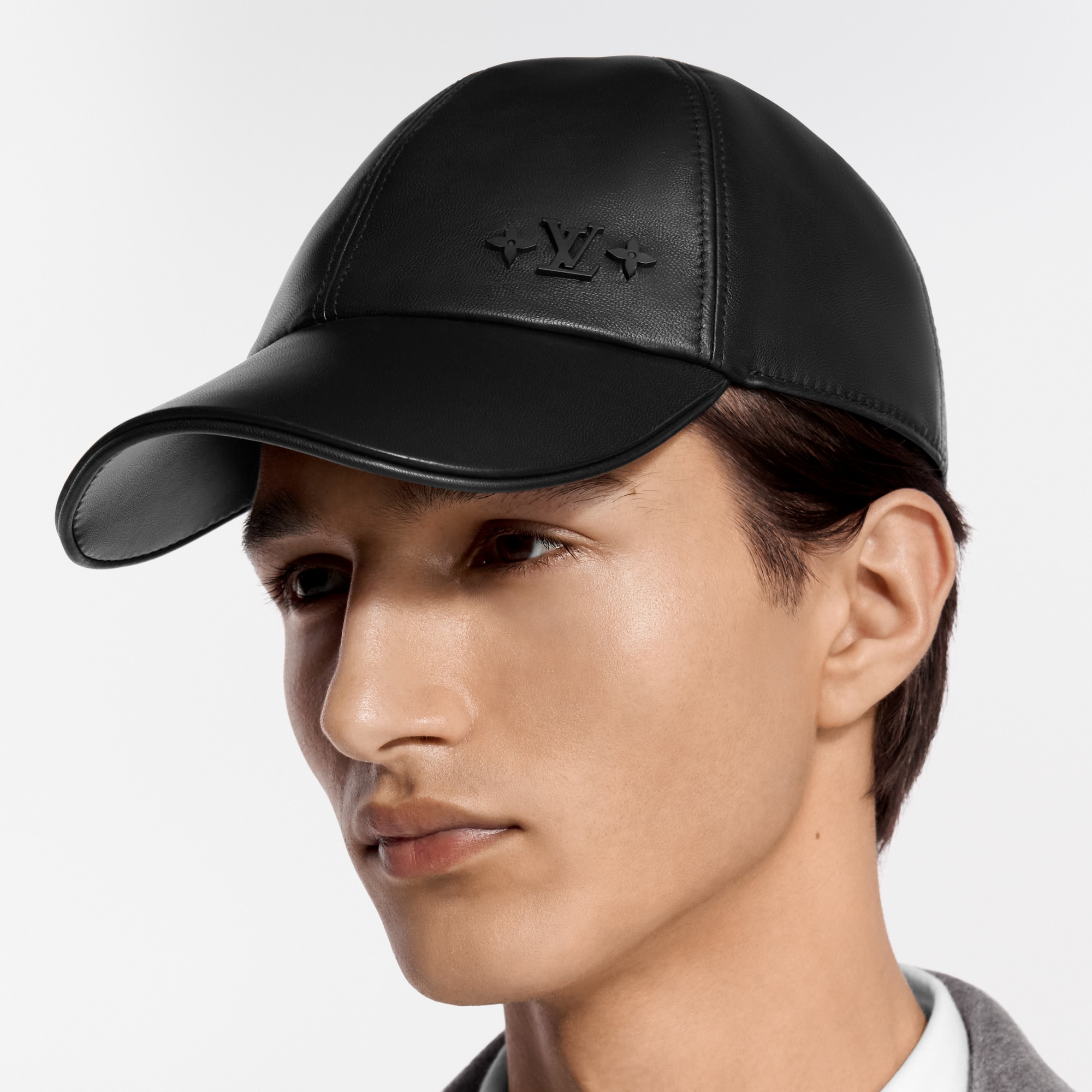 Louis Vuitton ブラックレザーキャップ レザーキャップ・LV メダリオン S00｜ルイ・ヴィトン 公式サイト - M5401L